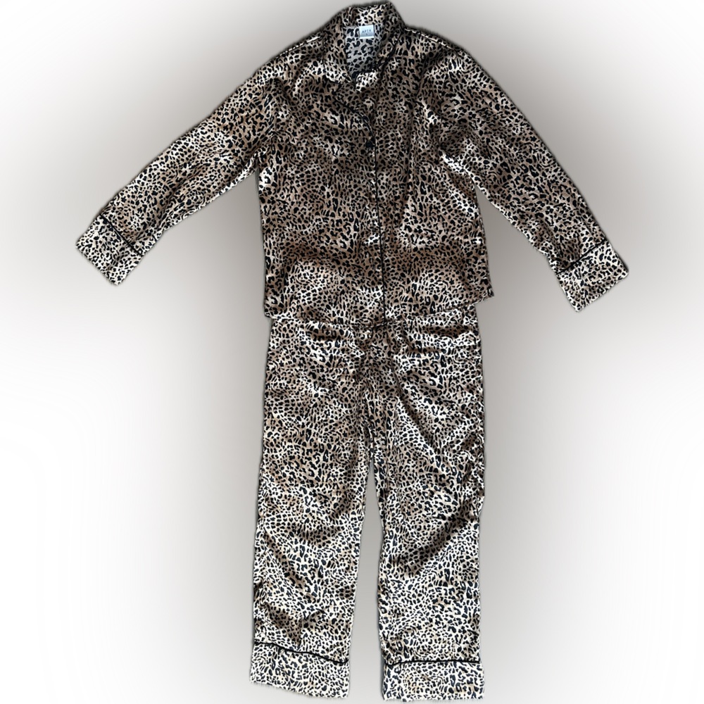 Cheetah print pajamas set
